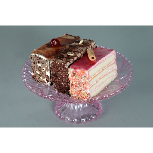 Fresh Cake Slices